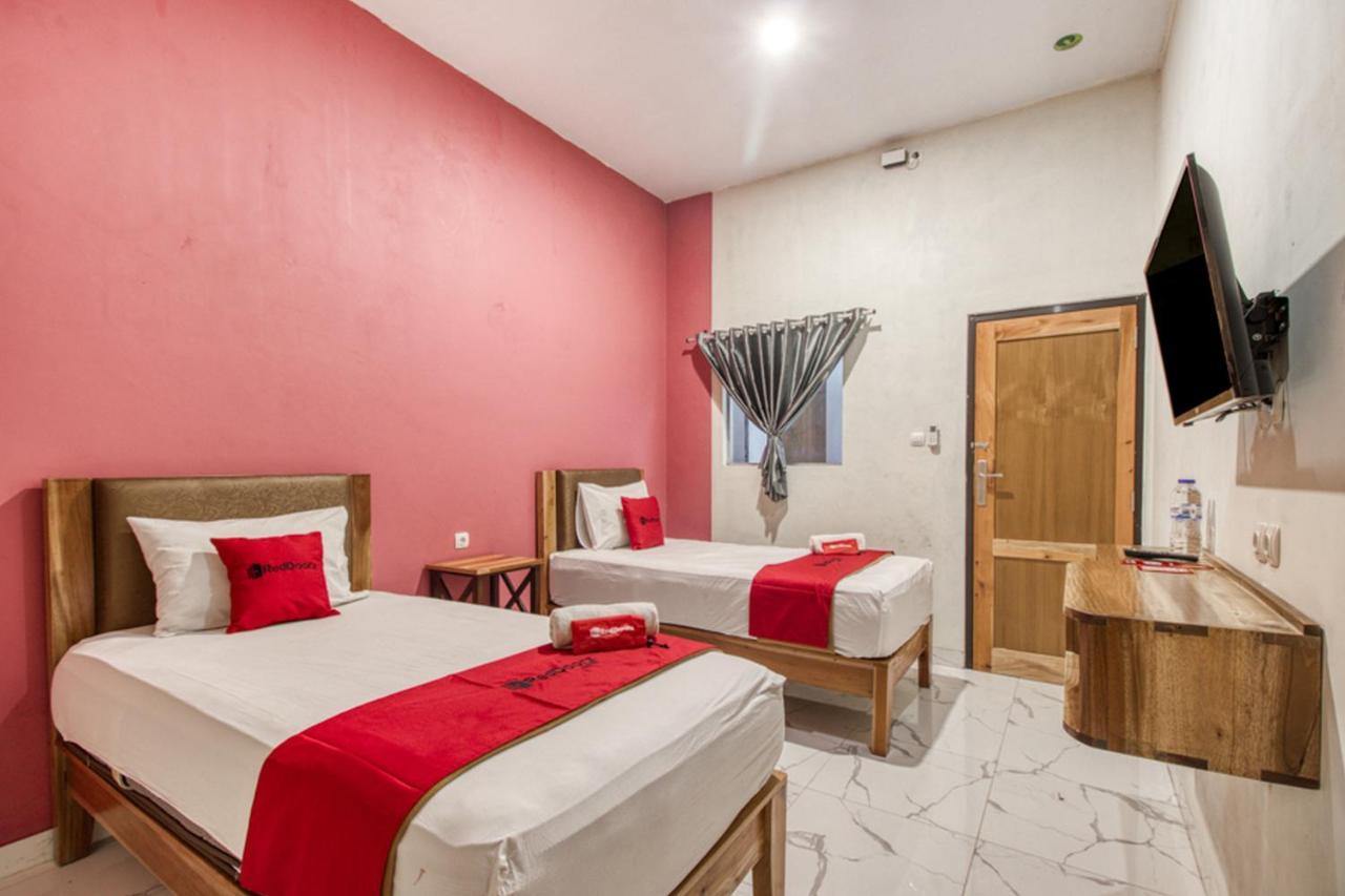 Reddoorz Plus @ Flory Hotel Yogyakarta Exterior photo